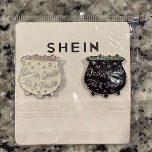 SHEIN Black and White Cauldron Enamel Pins